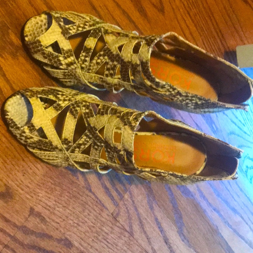 Michael Kors. Snake leather sandals